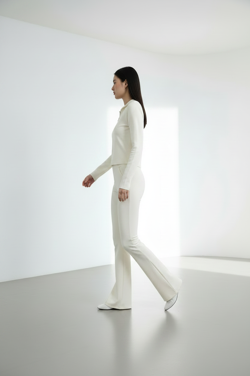 Il pantalone flare  |Colore:Avorio