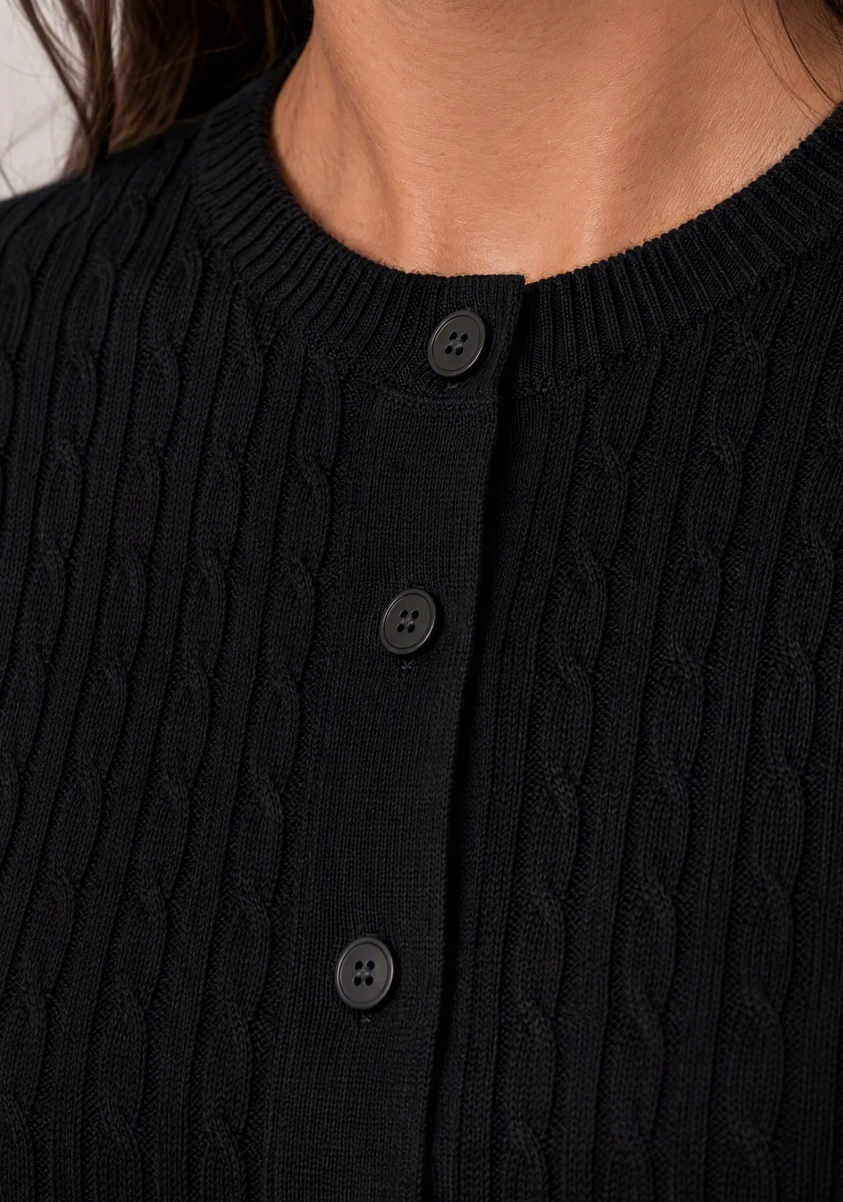 Cardigan girocollo lavorazione a trecce|Colore:Nero