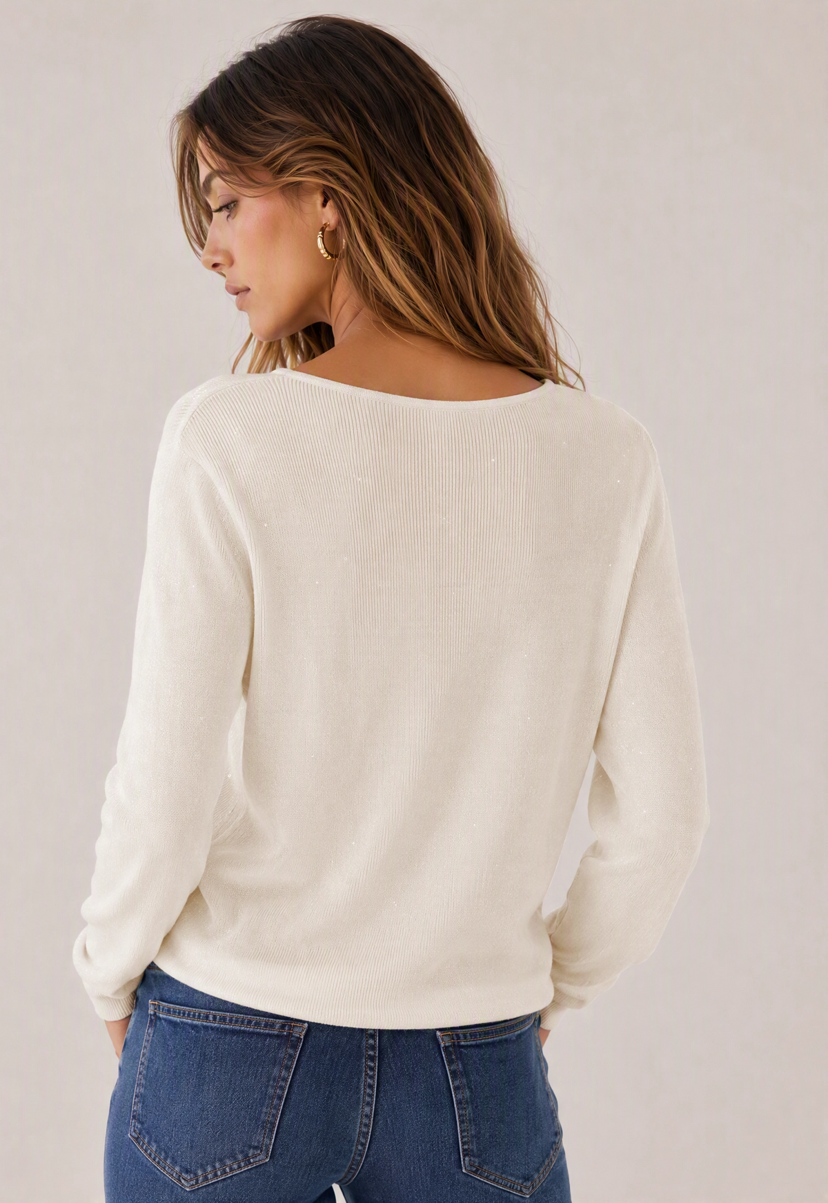 Maglia scollo a barchetta con micro paillettes |Colore:Avorio