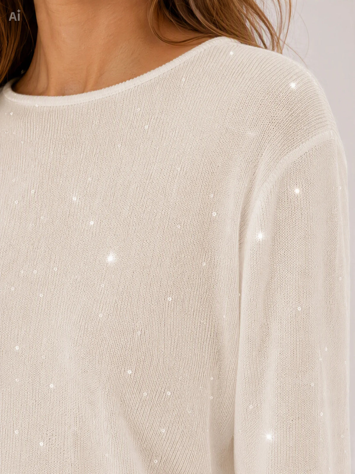 Maglia scollo a barchetta con micro paillettes |Colore:Avorio