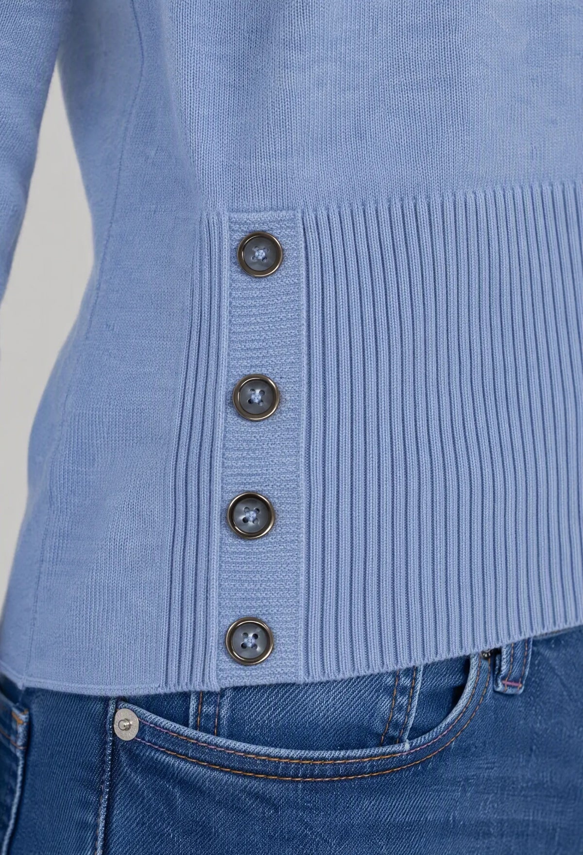 Maglia con bottoni sui fianchi|Colore:Cielo