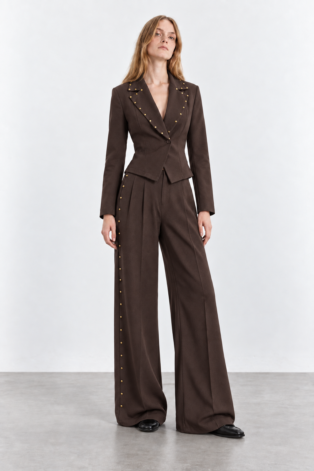 Giacca monopetto con borchie piatte|Colore:Marrone