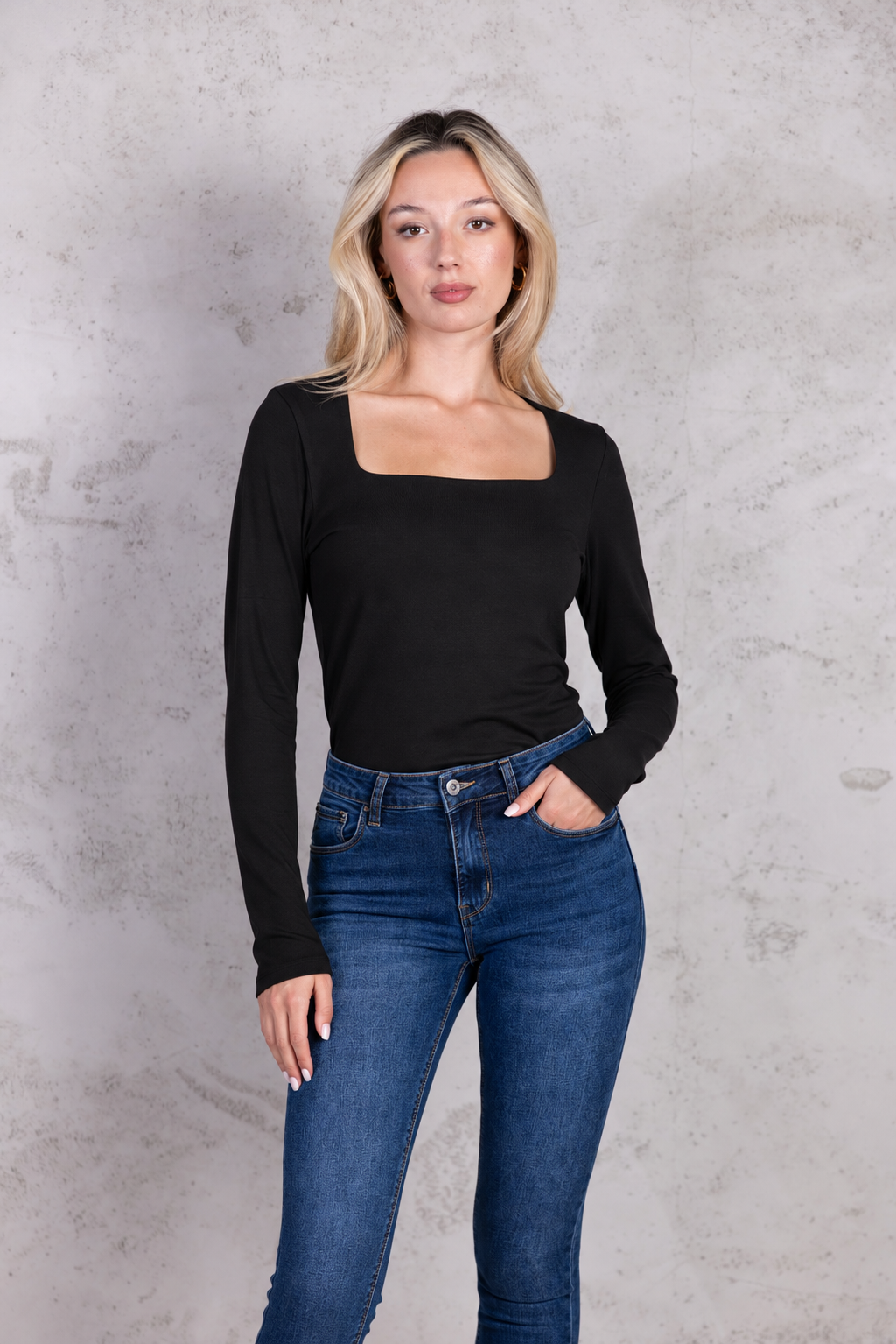 Maglia scollo quadrato|Colore:Nero