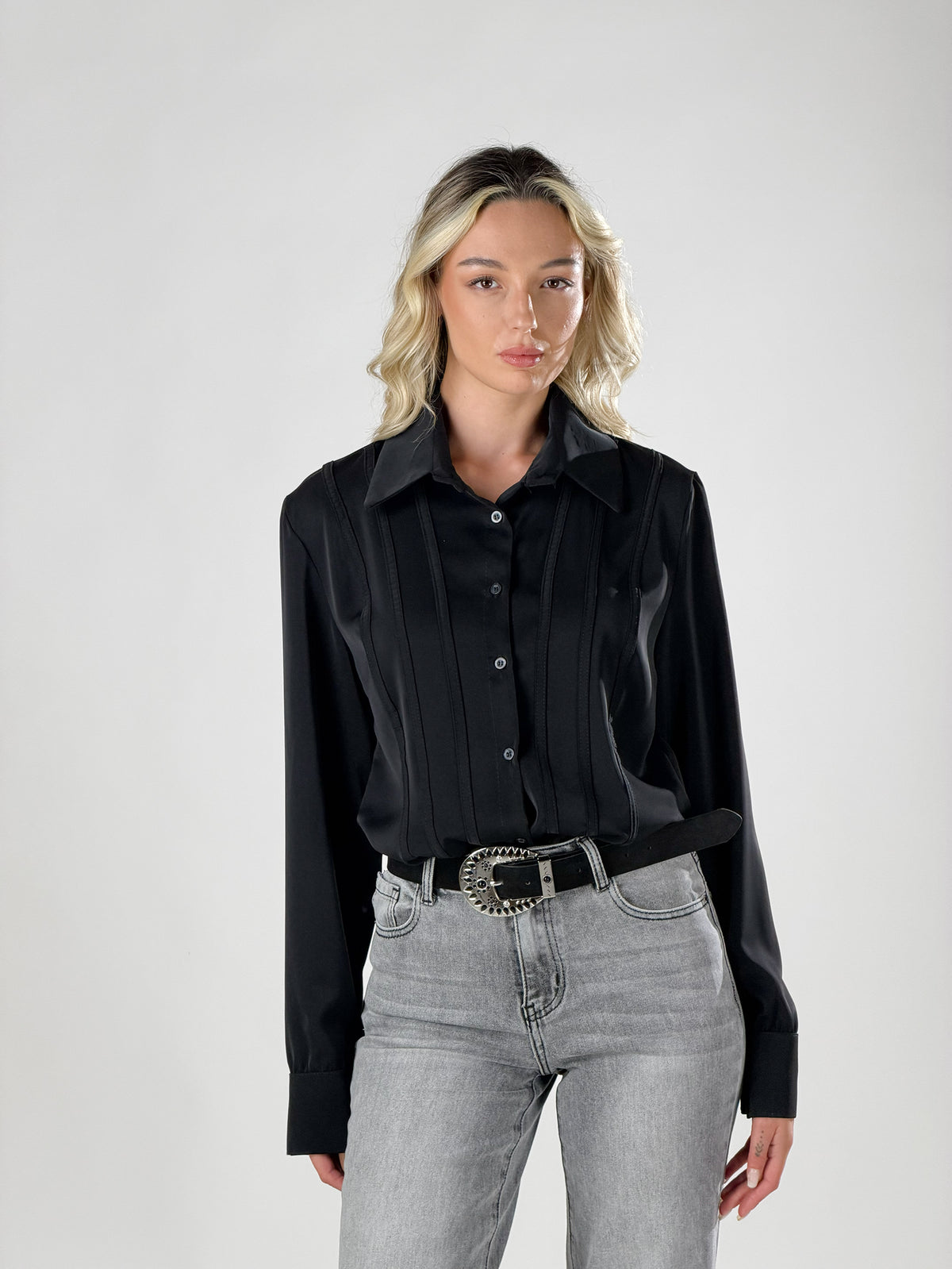 Camicia strutturata con  pieghe verticali|Colore:Nero