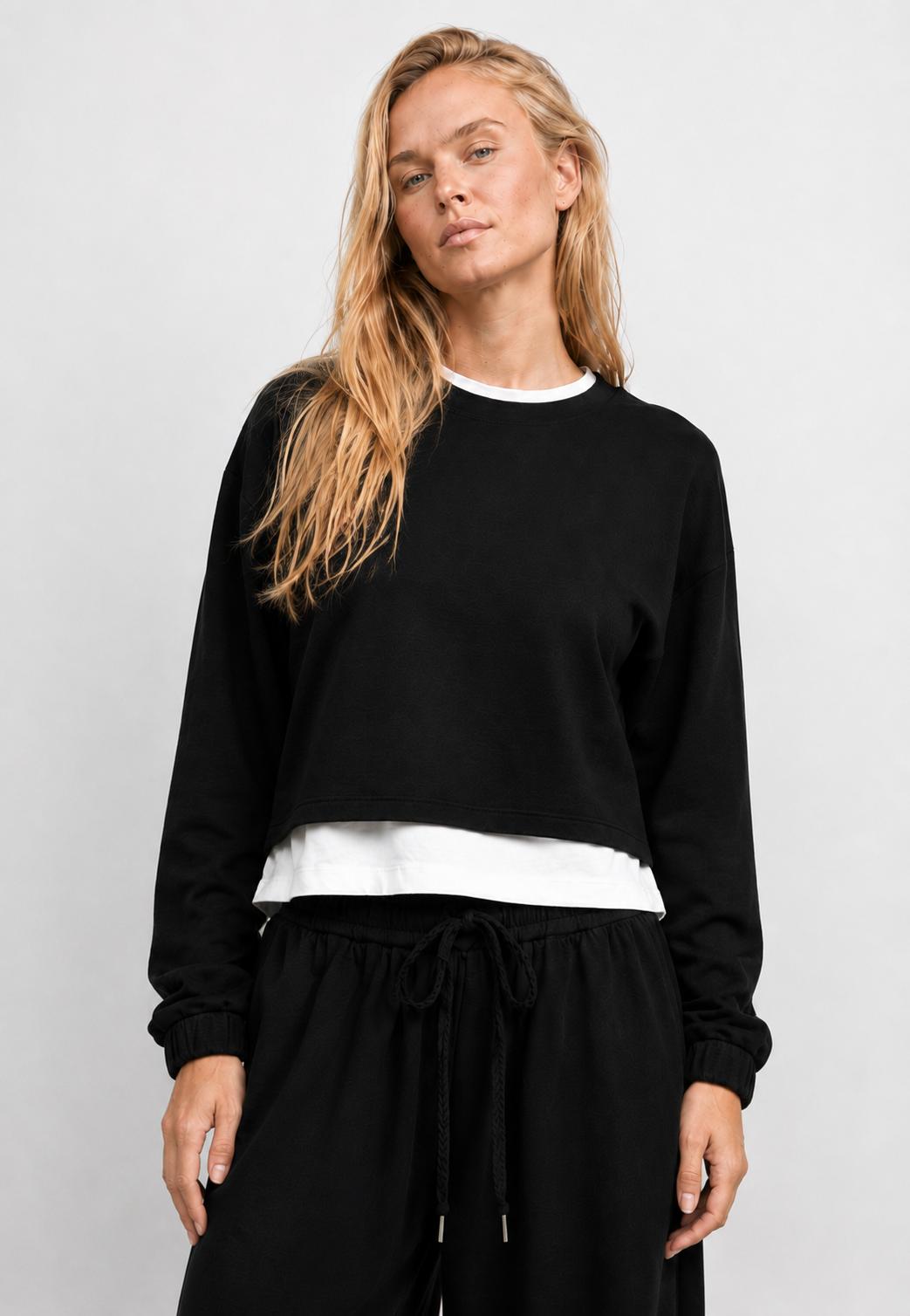 Maglia con collo e fondo effetto t shirt|Colore:Nero/latte