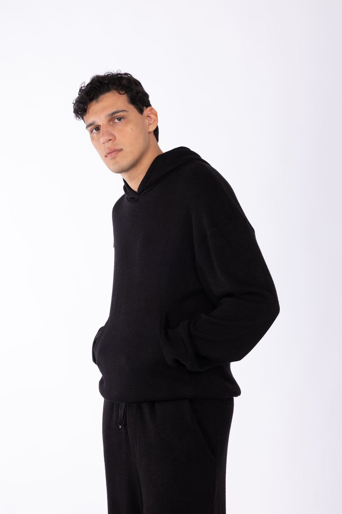 Felpa con cappuccio lavorata in maglia|Colore:Nero