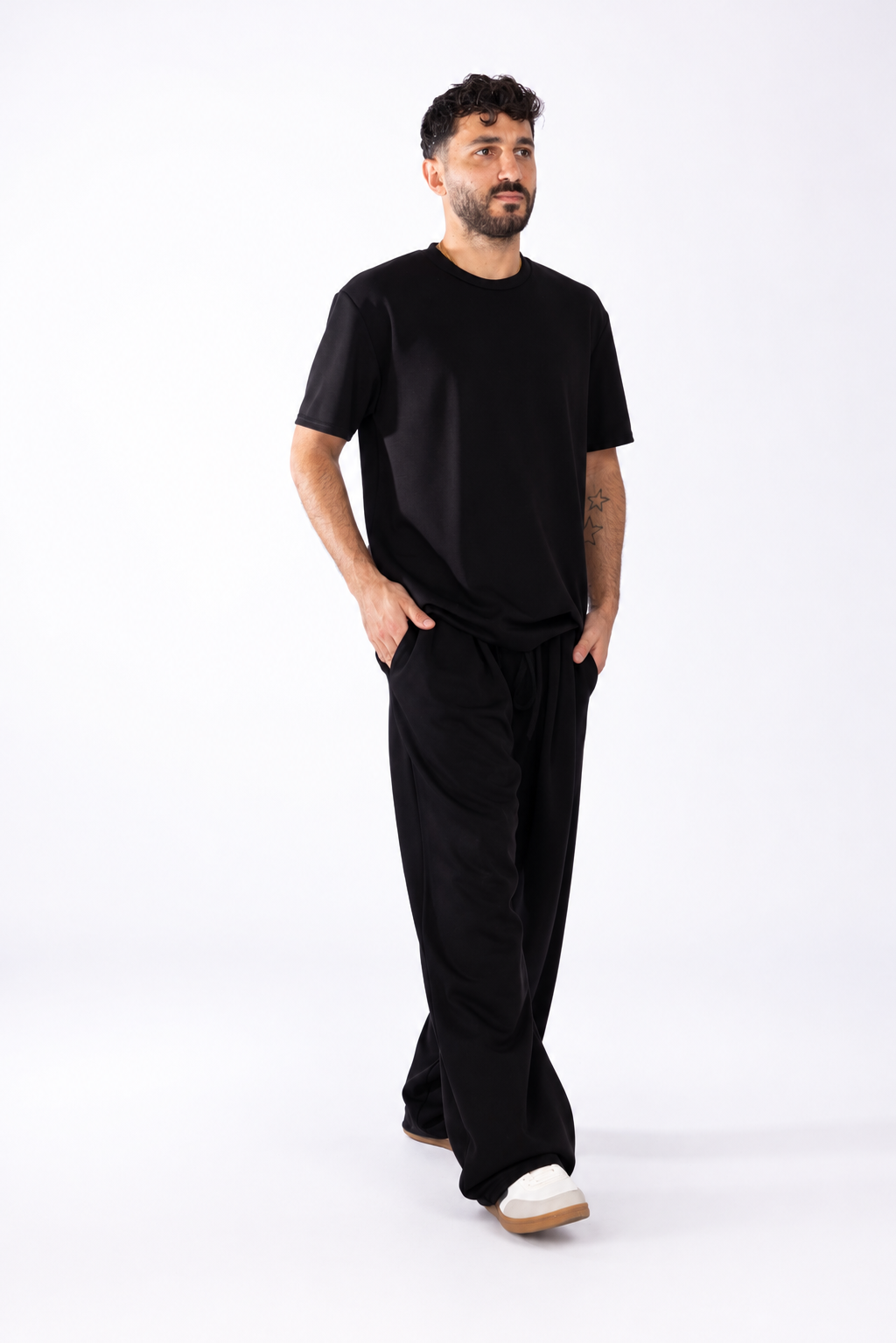 Pantalone baggy con elastico e pince|Colore:Nero