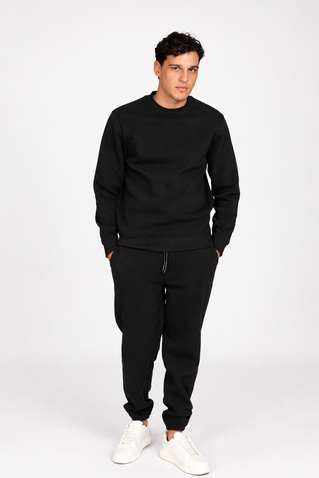 Pantafelpa con elastico sul fondo|Colore:Nero