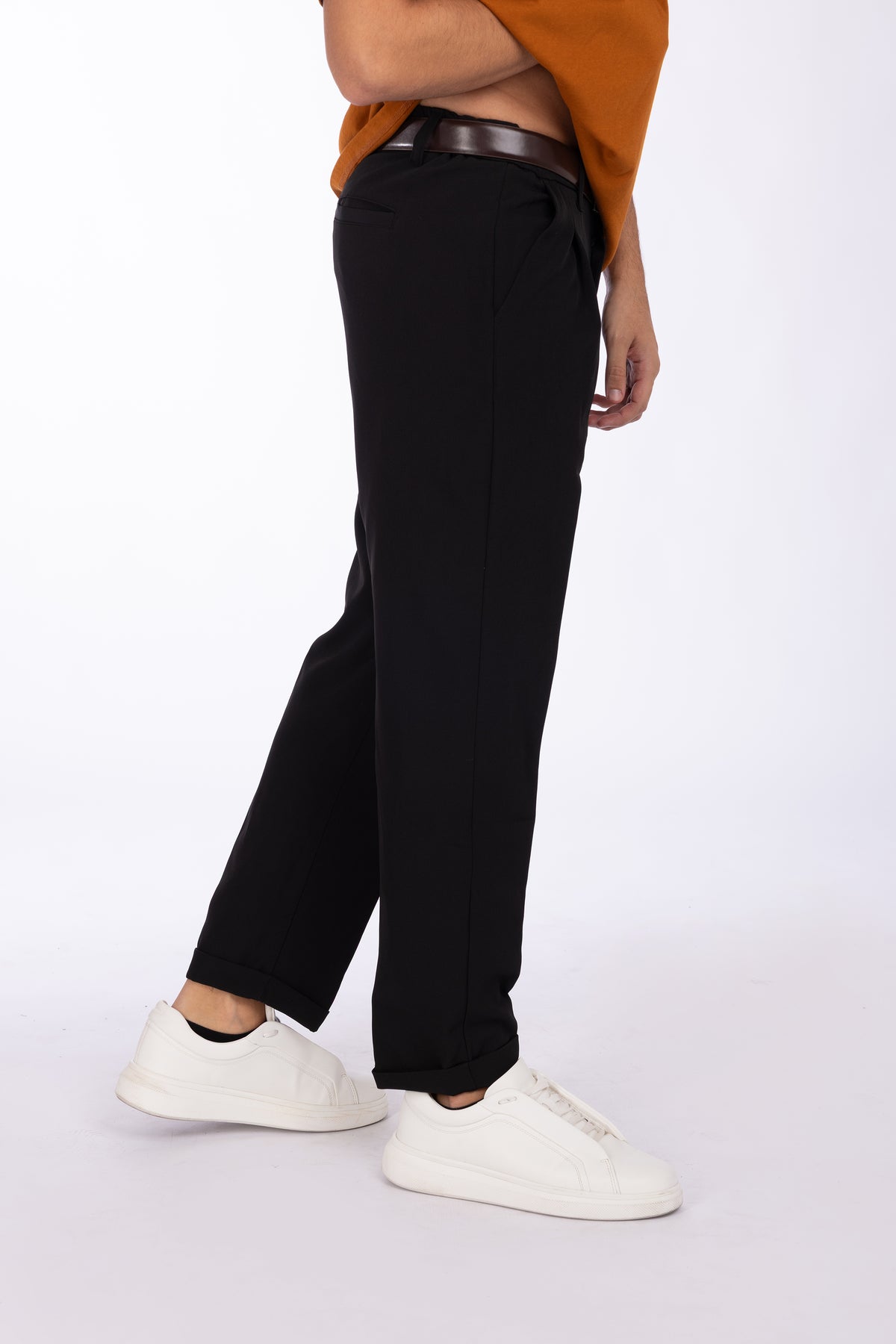 Pantalone con doppie pince|Colore:Nero
