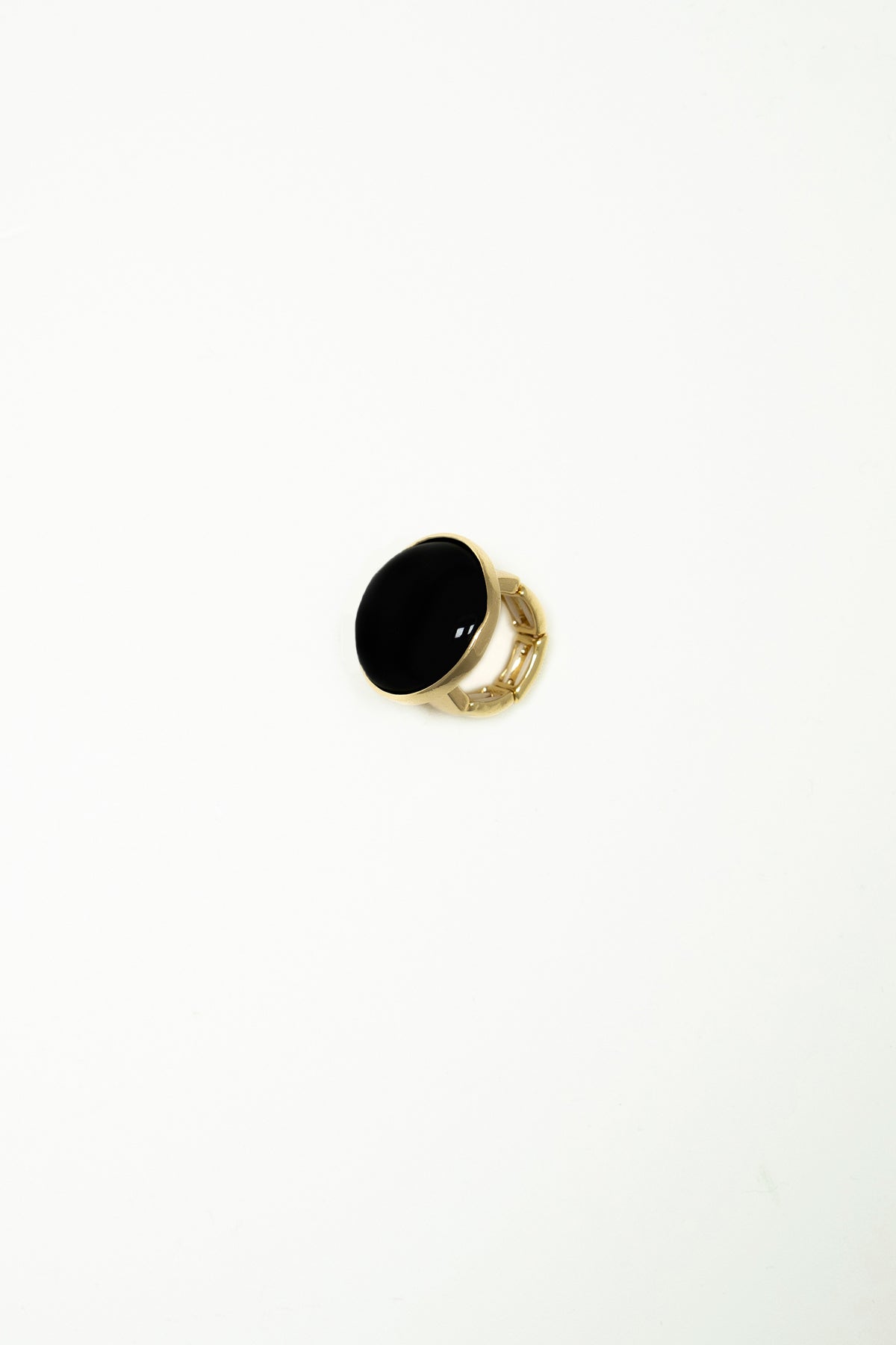 Anello dorato di tipo cocktail ring con pietra|Colore:Black